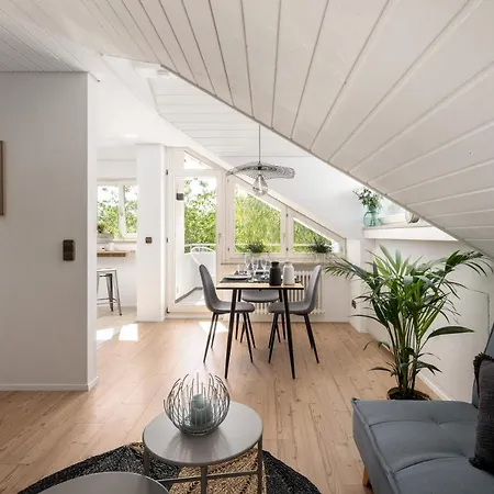 Wohlfuehlwohnung Mit Parkplatz, Zentral, Schnelles Wlan, Bodensee & Schweiz Naehe * سينغن
