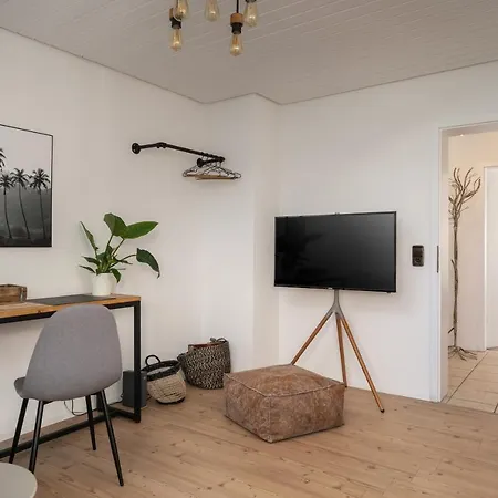 شقة Wohlfuehlwohnung Mit Parkplatz, Zentral, Schnelles Wlan, Bodensee & Schweiz Naehe